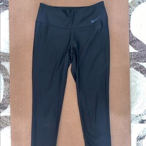 NIKE Dri-Fit High-Waisted Leggings